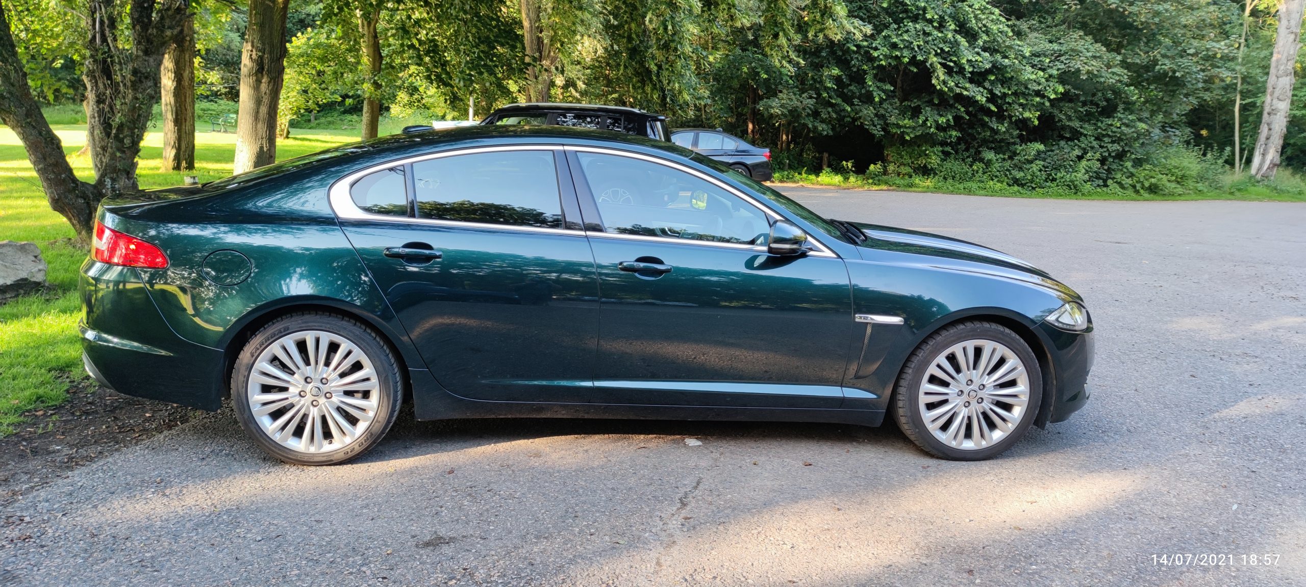 JAGUAR XF 2.2 DIESEL – 2012 WITH AMAZING BOWERS & WILKINS HIGH END SURROUND SYSTEM