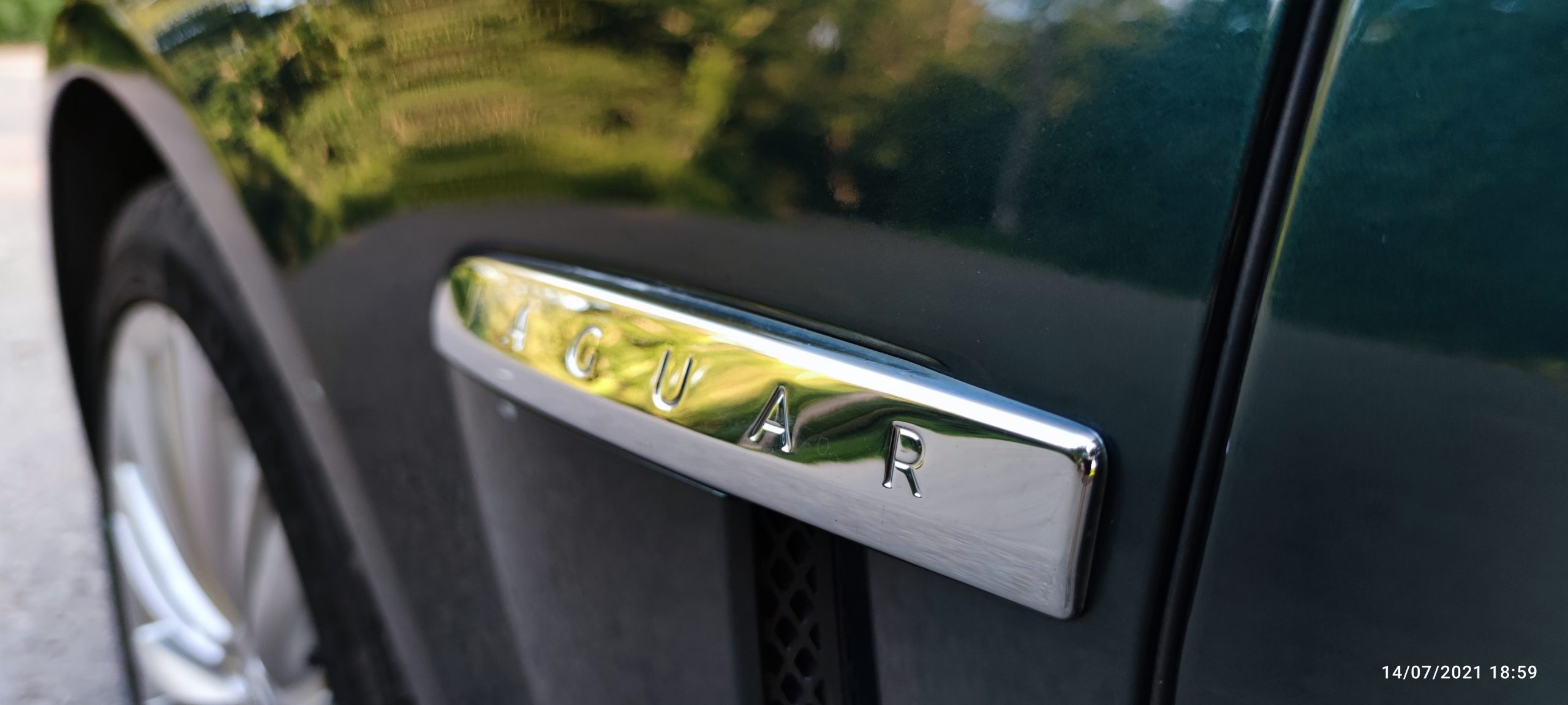 JAGUAR XF 2.2 DIESEL – 2012 WITH AMAZING BOWERS & WILKINS HIGH END SURROUND SYSTEM