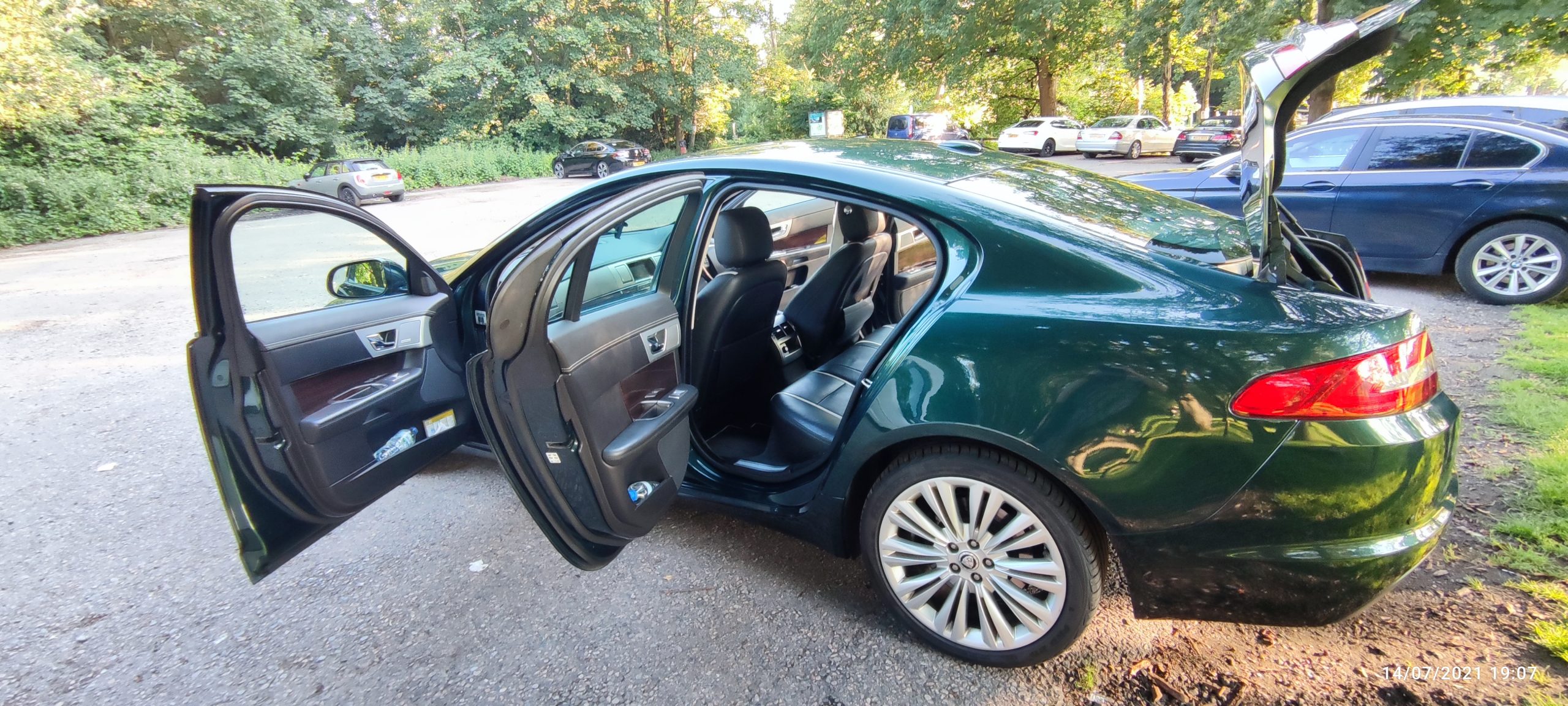 JAGUAR XF 2.2 DIESEL – 2012 WITH AMAZING BOWERS & WILKINS HIGH END SURROUND SYSTEM