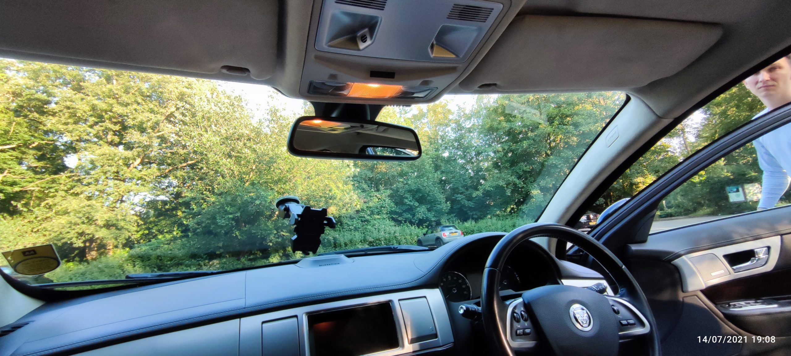 JAGUAR XF 2.2 DIESEL – 2012 WITH AMAZING BOWERS & WILKINS HIGH END SURROUND SYSTEM