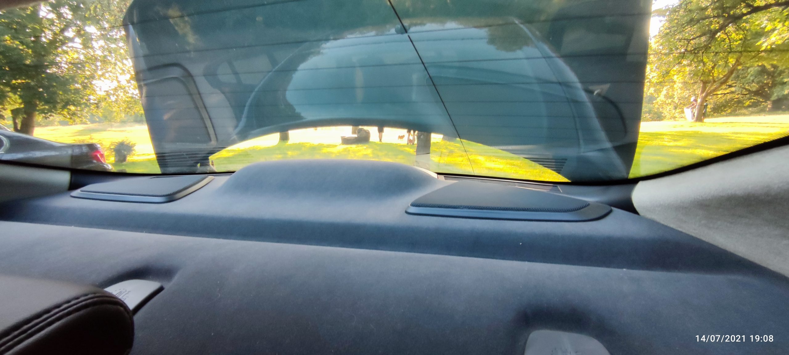 JAGUAR XF 2.2 DIESEL – 2012 WITH AMAZING BOWERS & WILKINS HIGH END SURROUND SYSTEM