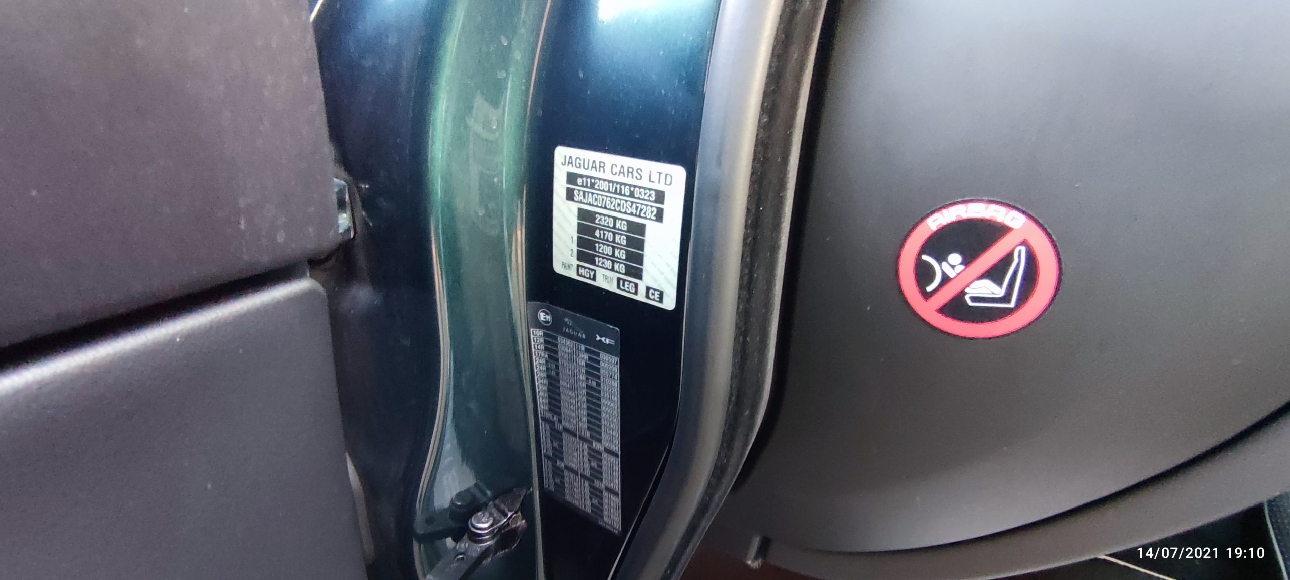 JAGUAR XF 2.2 DIESEL – 2012 WITH AMAZING BOWERS & WILKINS HIGH END SURROUND SYSTEM