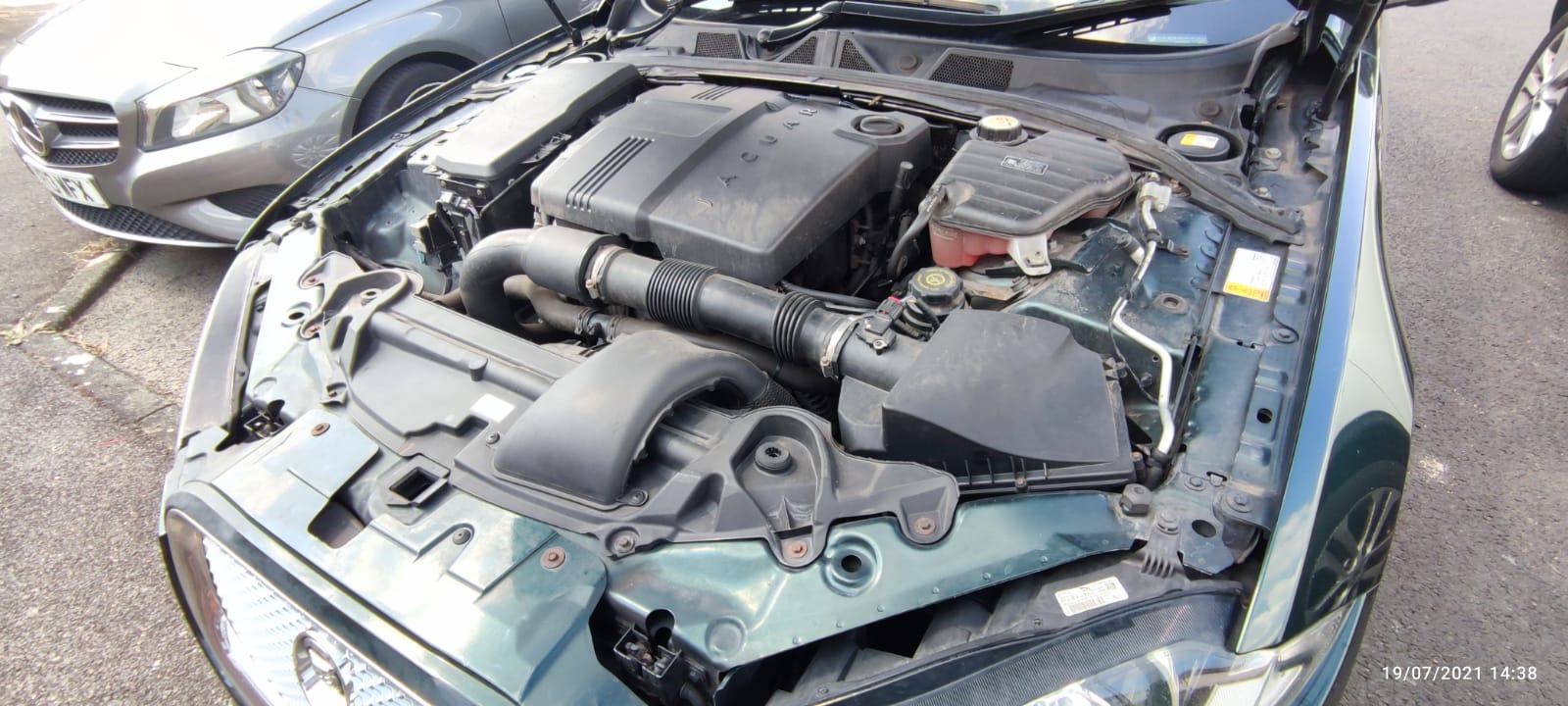 JAGUAR XF 2.2 DIESEL – 2012 WITH AMAZING BOWERS & WILKINS HIGH END SURROUND SYSTEM